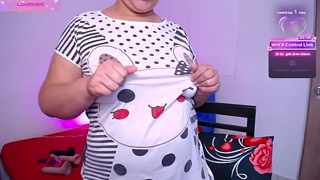 Snapshot of paola_ferreira chatting on February 26, 2025, 2:36 pm paola ferreira online show from February 26, 2025, 2:36 pm