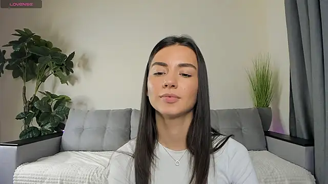 Snapshot of NicoleLuv chatting on December 8, 2024, 7:11 pm NicoleLuv online show from December 8, 2024, 7:11 pm