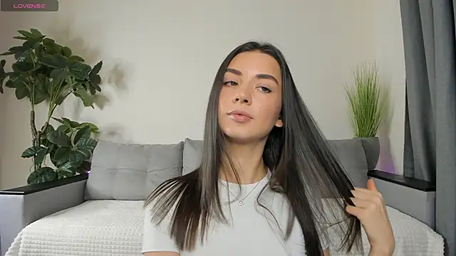 Snapshot of NicoleLuv chatting on December 11, 2024, 1:06 pm NicoleLuv online show from December 11, 2024, 1:06 pm