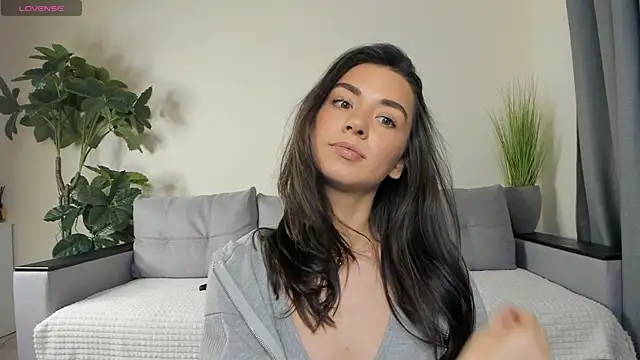 Snapshot of NicoleLuv chatting on December 19, 2024, 1:07 pm NicoleLuv online show from December 19, 2024, 1:07 pm