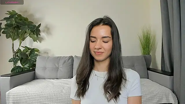 Snapshot of NicoleLuv chatting on December 20, 2024, 7:17 pm NicoleLuv online show from December 20, 2024, 7:17 pm