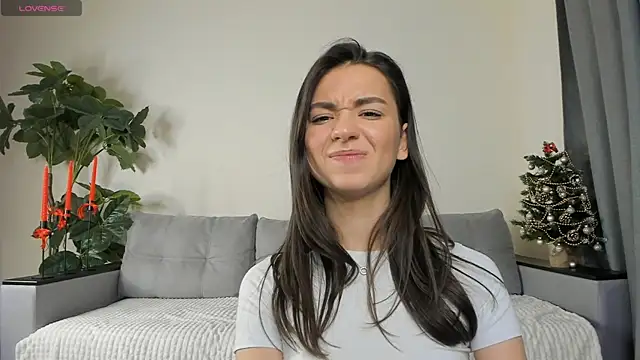 Snapshot of NicoleLuv chatting on December 29, 2024, 7:11 pm NicoleLuv online show from December 29, 2024, 7:11 pm