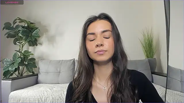 Snapshot of NicoleLuv chatting on January 15, 2025, 4:11 pm NicoleLuv online show from January 15, 2025, 4:11 pm