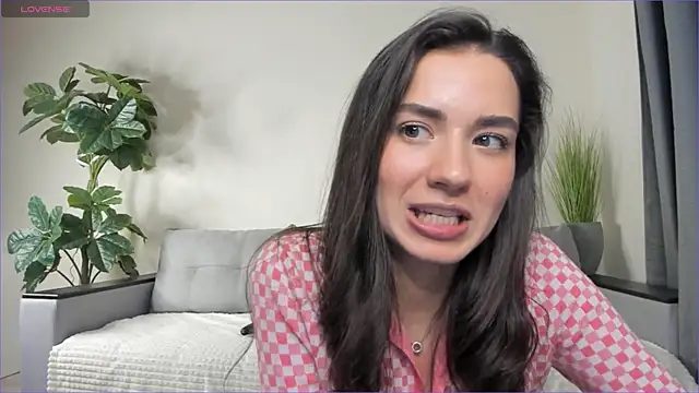 Snapshot of NicoleLuv chatting on January 31, 2025, 1:02 pm NicoleLuv online show from January 31, 2025, 1:02 pm