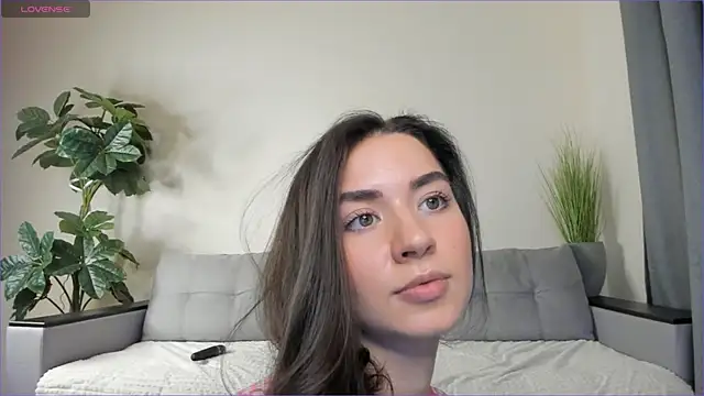 Snapshot of NicoleLuv chatting on February 6, 2025, 7:18 pm NicoleLuv online show from February 6, 2025, 7:18 pm