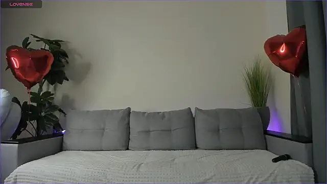 Snapshot of NicoleLuv chatting on February 19, 2025, 4:11 pm NicoleLuv online show from February 19, 2025, 4:11 pm