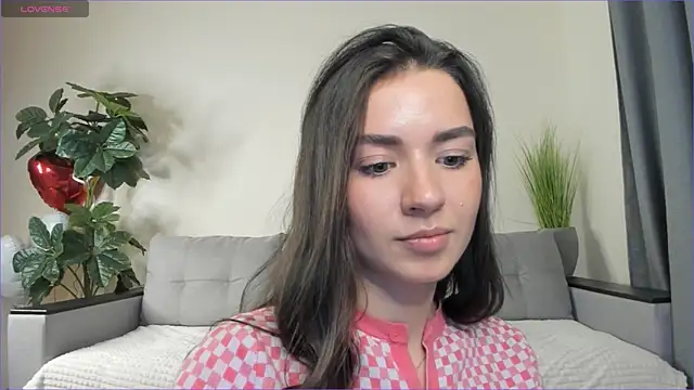 Snapshot of NicoleLuv chatting on March 3, 2025, 7:17 pm NicoleLuv online show from March 3, 2025, 7:17 pm