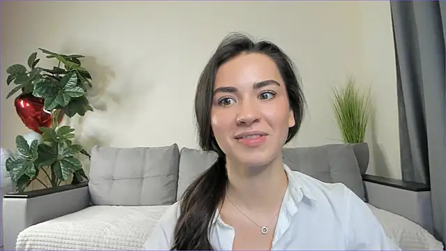 Snapshot of NicoleLuv chatting on March 6, 2025, 4:07 pm NicoleLuv online show from March 6, 2025, 4:07 pm