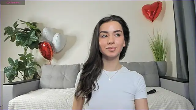 Snapshot of NicoleLuv chatting on March 10, 2025, 7:18 pm NicoleLuv online show from March 10, 2025, 7:18 pm