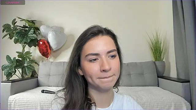 Snapshot of NicoleLuv chatting on March 16, 2025, 4:12 pm NicoleLuv online show from March 16, 2025, 4:12 pm