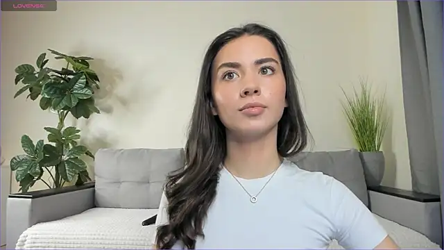 Snapshot of NicoleLuv chatting on March 20, 2025, 1:04 pm NicoleLuv online show from March 20, 2025, 1:04 pm