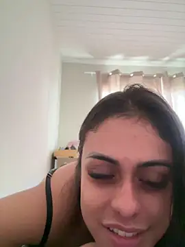 amorinha99 online show from April 28, 2026, 12:54 pm