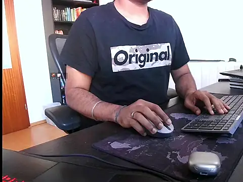 Snapshot of pleasure_5844 chatting on January 19, 2026, 12:31 pm pleasure 5844 online show from January 19, 2026, 12:31 pm