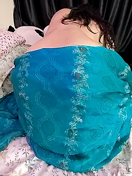 Snapshot of kaamuk_shweta chatting on June 4, 2026, 6:03 pm kaamuk shweta online show from June 4, 2026, 6:03 pm