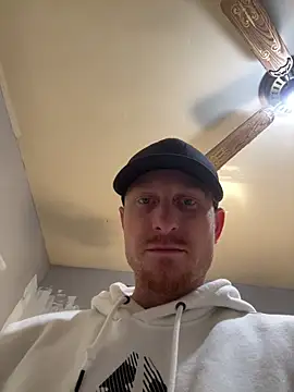 Snapshot of bigred0808 chatting on February 8, 2026, 9:07 pm bigred0808 online show from February 8, 2026, 9:07 pm