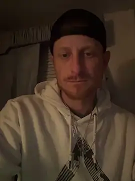 bigred0808 online show from May 3, 2026, 2:39 am