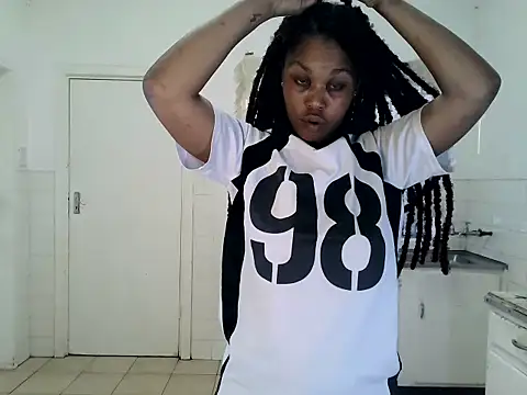 ReginaStar16 online show from July 8, 2026, 2:32 pm