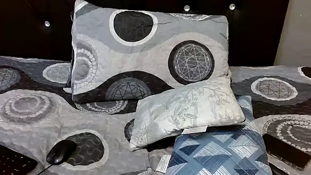 ActiveSquirter Catalina online show from December 14, 2024, 11:50 am