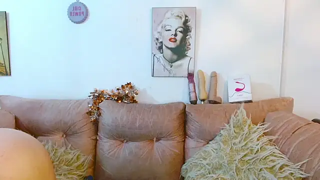 hinataleecs online show from January 23, 2025, 4:19 am