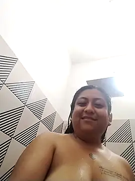 Snapshot of EmpaticBolillo chatting on February 15, 2026, 8:16 pm EmpaticBolillo online show from February 15, 2026, 8:16 pm