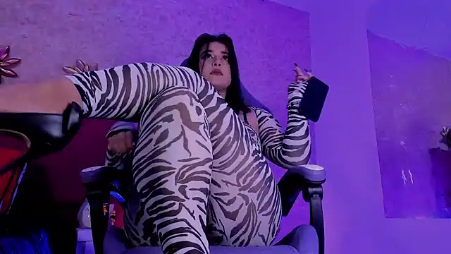 LorenaStevens online show from October 8, 2025, 1:20 pm