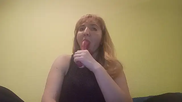 Snapshot of EstrellaWalters chatting on December 26, 2024, 2:37 pm EstrellaWalters online show from December 26, 2024, 2:37 pm