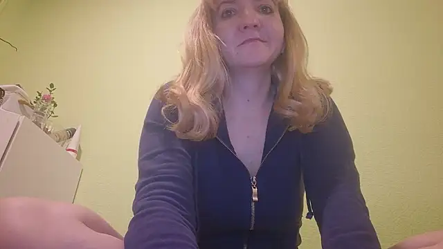 Snapshot of EstrellaWalters chatting on January 2, 2025, 6:56 pm EstrellaWalters online show from January 2, 2025, 6:56 pm