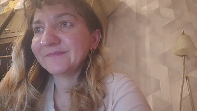 Snapshot of EstrellaWalters chatting on April 28, 2026, 10:09 am EstrellaWalters online show from April 28, 2026, 10:09 am