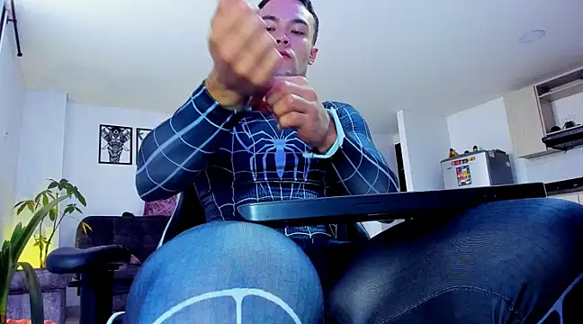 alexander collin02 online show from February 10, 2025, 1:11 pm