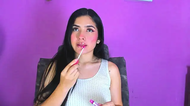 adara johnson   online show from February 12, 2025, 11:40 am