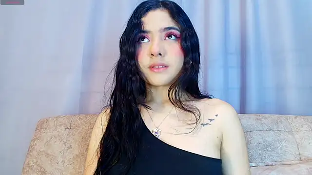 adara johnson   online show from November 8, 2025, 11:43 am