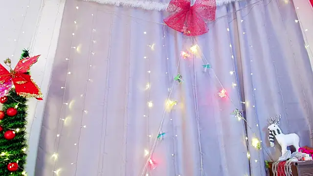 adara johnson   online show from December 15, 2025, 11:47 am