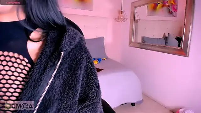 ASHLIE DIXON1 online show from February 4, 2025, 1:34 am