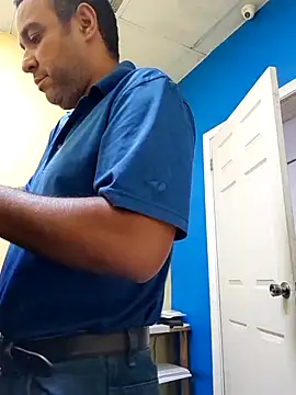 friendsloversex online show from September 19, 2025, 5:46 pm