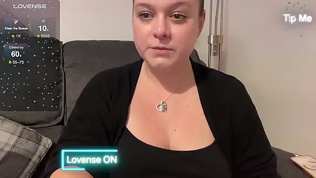 NaughtyWifeUK online show from December 4, 2024, 10:19 pm