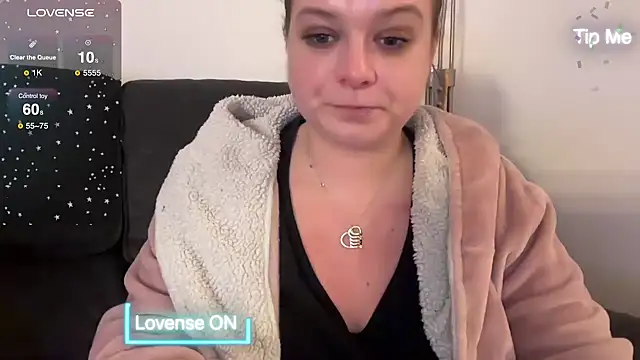 NaughtyWifeUK online show from December 14, 2024, 9:35 pm