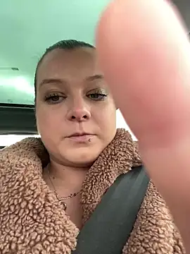 NaughtyWifeUK online show from December 18, 2024, 12:07 pm