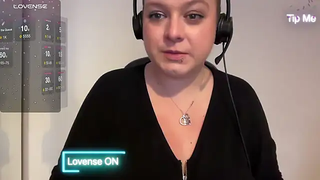 NaughtyWifeUK online show from January 5, 2025, 3:13 pm