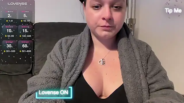 NaughtyWifeUK online show from February 16, 2025, 11:16 pm