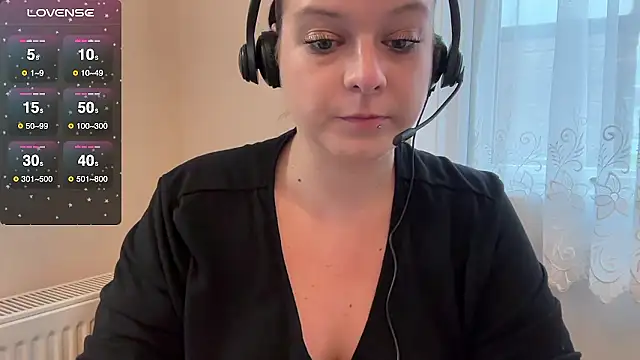 NaughtyWifeUK online show from January 8, 2026, 10:06 am