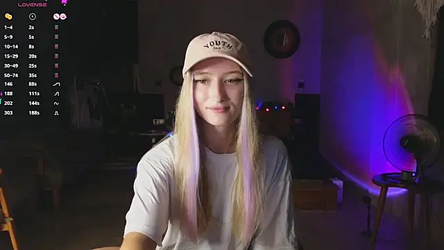 Snapshot of adele_lyv chatting on January 30, 2025, 2:47 pm adele lyv online show from January 30, 2025, 2:47 pm