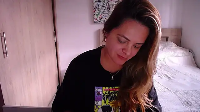 Snapshot of ParisW chatting on February 6, 2025, 8:56 pm ParisW online show from February 6, 2025, 8:56 pm