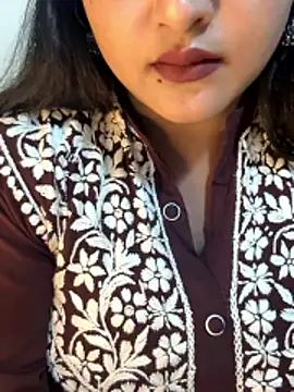 Ayesha mahi online show from October 24, 2025, 9:17 am