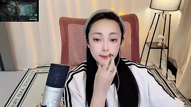 Daisy-77 online show from May 29, 2026, 3:43 pm
