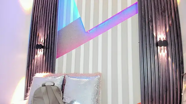 emily layton online show from October 7, 2025, 2:36 pm