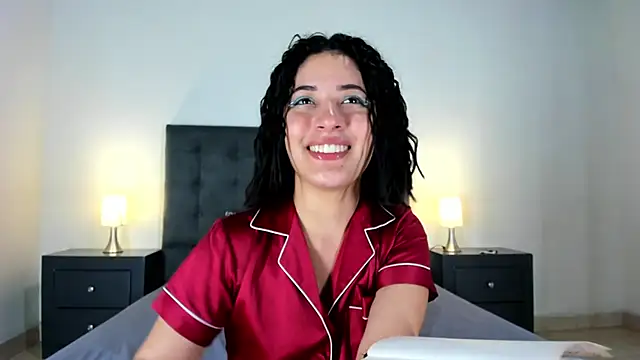 RileySkye online show from December 22, 2024, 9:00 am