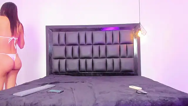 MIA SOPHIA1 online show from October 7, 2025, 3:14 am