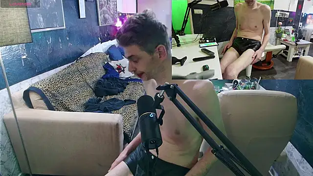 Doggyray44 online show from December 7, 2024, 8:49 pm