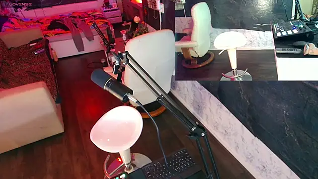 Doggyray44 online show from December 22, 2024, 3:44 am