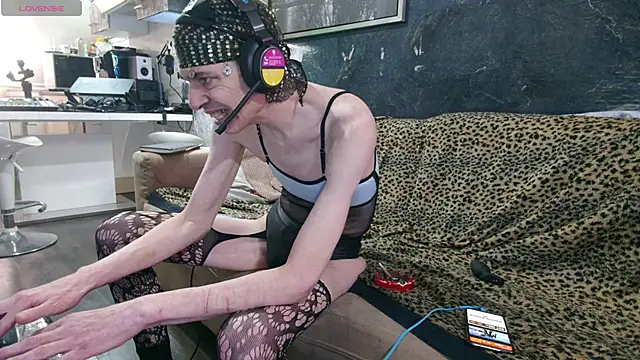 Doggyray44 online show from January 23, 2025, 8:57 am